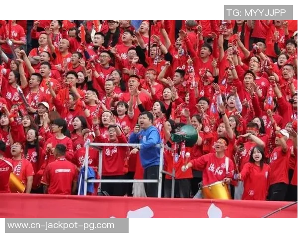 最新天下足球音乐盛典揭幕球迷热情高涨共庆足球激情时刻